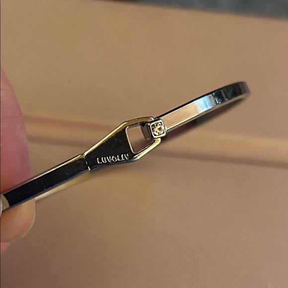 lovoliv Jewelry - Sleek Silver Bracelet for Women